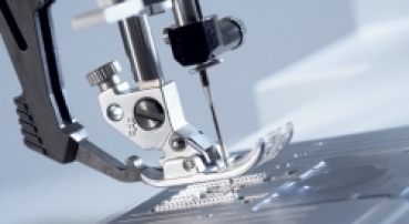 Pfaff Creative 3.0 mit IDT-System und Stickeinheit